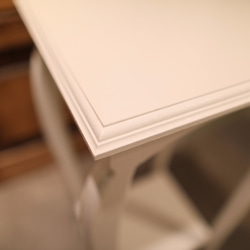 真っ白の猫足コーナーテーブル 4枚目の画像