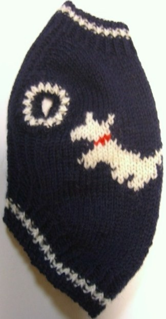 紺色に白のワンちゃんの編み込みセーター(4S-1316) 3枚目の画像