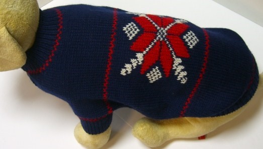 紺色に赤のラインの編みこみと大きな柄の刺繍です(M-1484)