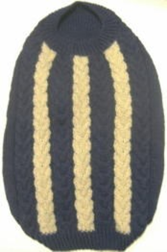 紺色にベージュの縄編みのセーター(M-1199) 2枚目の画像