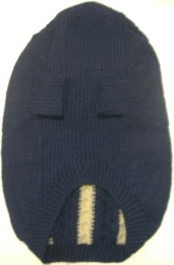 紺色にベージュの縄編みのセーター(M-1199) 3枚目の画像