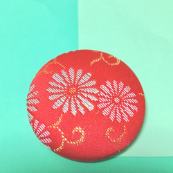 (送料無料)金襴　西陣織ブローチ　金の糸の菊 2枚目の画像