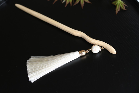 tassel hair stick＊white＊手彫りのかんざし＊ひのき＊モザイクシェル＊タッセル 10枚目の画像