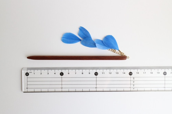 blue＊fairy hair stick＊木のかんざし＊花びらみたいなフェザー 8枚目の画像