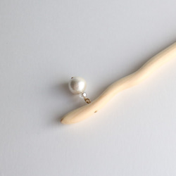cotton pearl hair stick 01＊手彫りのかんざし＊ひのき＊コットンパール 3枚目の画像