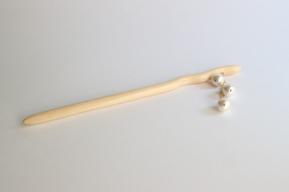 cotton pearl hair stick 03＊手彫りのかんざし＊ひのき＊コットンパール＊チェーン 3枚目の画像