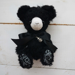 黒と赤のくまさん ぬいぐるみ HaruKuma* 通販 10506746｜Creema(クリーマ)