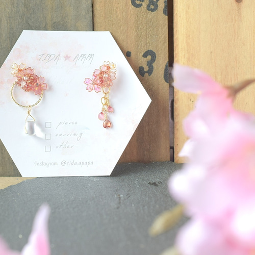 ピンクフラワーレジン×スパンコール♡花びら ピアス イヤリング UVレジン》スパンコールでフラワーピアスの作り方#レジン #resin