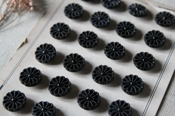 フランスアンティークボタン　黒いガラスボタン6個セット 2枚目の画像