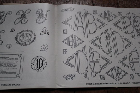 フランス アルファベット、モノグラムの刺繍図案集 5枚目の画像