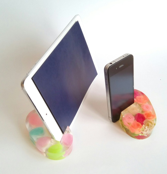 キッチンで使える かわいい スマホスタンド 花  iPad スタンド タブレットスタンド レジン 5枚目の画像