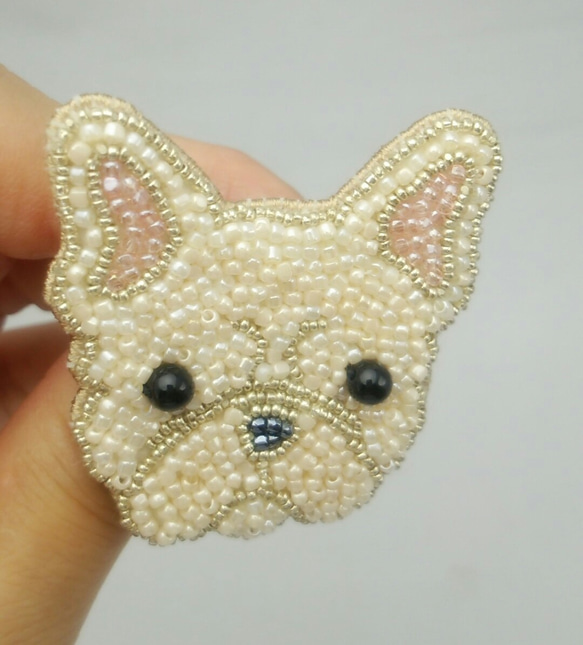 再販 フレンチブルドック ビーズ刺繍 受注製作 2枚目の画像