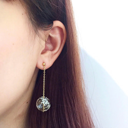 NONNA - 手繪圖案玻璃球耳環 Hand-paint bubble earrings 第2張的照片