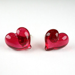CUORE - 燈工心形紅寶玻璃耳環 Lampwork ruby glass heart stud earrings 第2張的照片