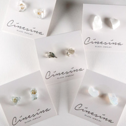 STAR STONE - WHITE 水晶玻璃耳環 Raw crystal glass stud earrings 第2張的照片