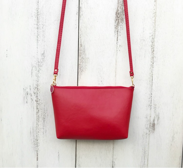ショルダーバッグ エクスプローラー サコッシュ　レッド　赤 BALENCIAGA