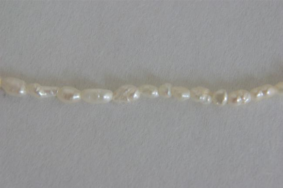 淡水パール　ライス(細長い型) ホワイト 2×3-4mm C級品  商品番号3102C 1枚目の画像