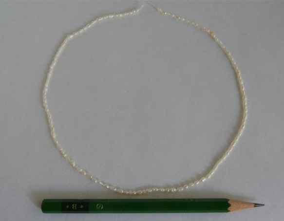 淡水パール　ライス(細長い型) ホワイト 2×3-4mm C級品  商品番号3102C 4枚目の画像
