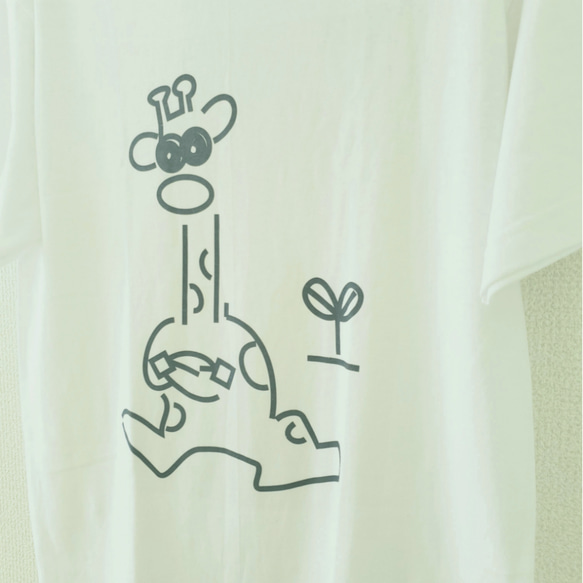 考えるキリンTシャツM 8枚目の画像