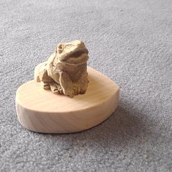 旧家より　木彫り彫刻　カエルとカタツムリ　雨を連想させる作品　箱 希少】特大 木彫りのカエル 1体