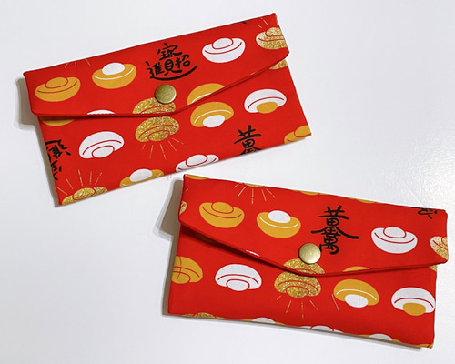 赤い牡丹の円卓 赤い漆器 二段重箱 花模様