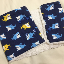 星森 - 短版圍巾 鯊魚（深藍） 第3張的照片