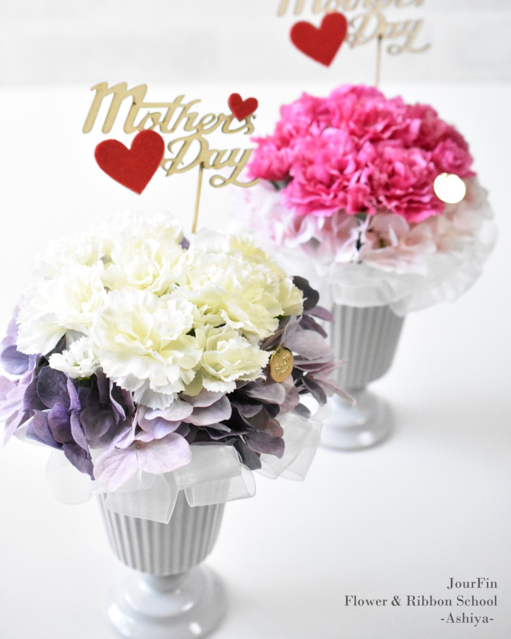 【母の日】フラワーアレンジメント :ホワイト(アーティフィシャルフラワー）