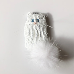 ビーズ刺繍ブローチ / 猫 (白ラグドール) 2枚目の画像