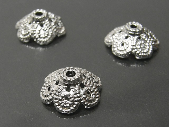 チベタン 座金 フラワー 古代銀 約10mm【約100個入り】6000280 1枚目の画像