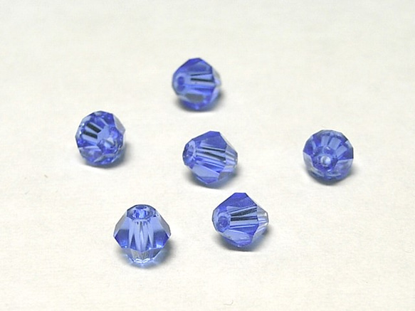 カット ビーズ ライトブルー 約4×4mm 3000600 1枚目の画像