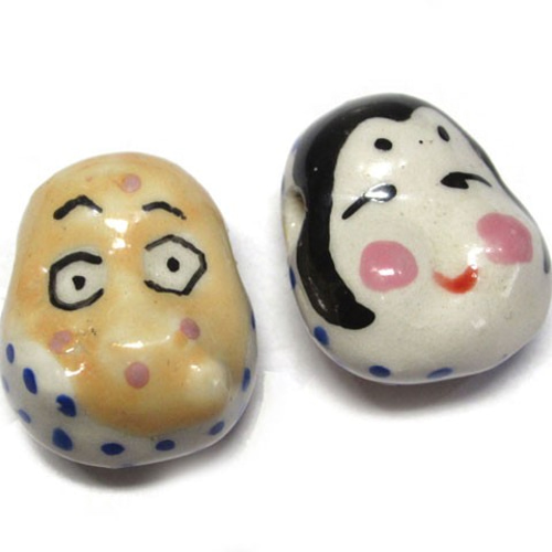 □陶器ビーズ□両面おかめ・ひょっとこ 横穴 約21×18mm 06-1396 ビーズ