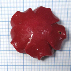 珊瑚（練り） フラワーパーツ トップ用 レッド 約35×16mm 【1個】薔薇 ビーズ さんご サンゴ 6001808 3枚目の画像