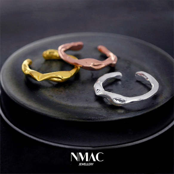 手工製作-NMACJEWELRY-自然紋理個性化中性開口款可調校鬆緊設計戒指-925 Sterling Silver 第3張的照片