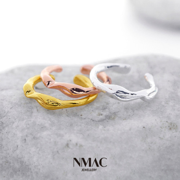 手工製作-NMACJEWELRY-自然紋理個性化中性開口款可調校鬆緊設計戒指-925 Sterling Silver 第4張的照片