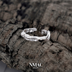 手工製作-NMACJEWELRY-自然紋理個性化中性開口款可調校鬆緊設計戒指-925 Sterling Silver 第3張的照片