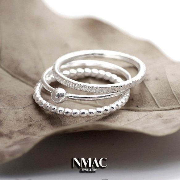 手工製作-NMACJEWELRY-極簡主義小巧多紋理的層疊戒指，纖細的尾戒-SOLID Sterling Silver 第1張的照片