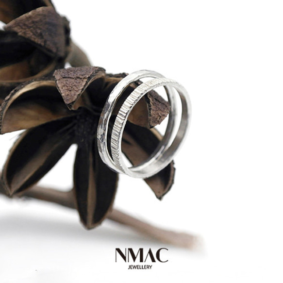 手工製作-NMACJEWELRY-極簡主義小巧多紋理的層疊戒指，纖細的尾戒-SOLID Sterling Silver 第1張的照片