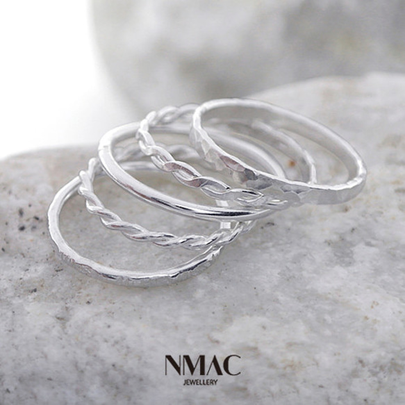 手工製作-NMACJEWELRY-極簡主義小巧多紋理的層疊戒指，纖細的尾戒-SOLID Sterling Silver 第2張的照片