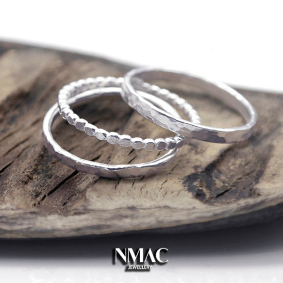 Set 3 Sterling Silver Textured Dotted Skinny Stacking Rings 2枚目の画像