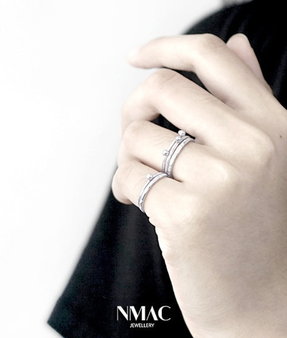 Set 3 Sterling Silver Textured Dotted Skinny Stacking Rings 5枚目の画像