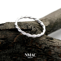 手工製作-NMACJEWELRY-極簡主義小巧多紋理的層疊戒指，纖細的尾戒-SOLID Sterling Silver 第2張的照片