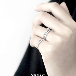 Set 2 Sterling Silver Textured Dotted Skinny Stacking Rings 5枚目の画像