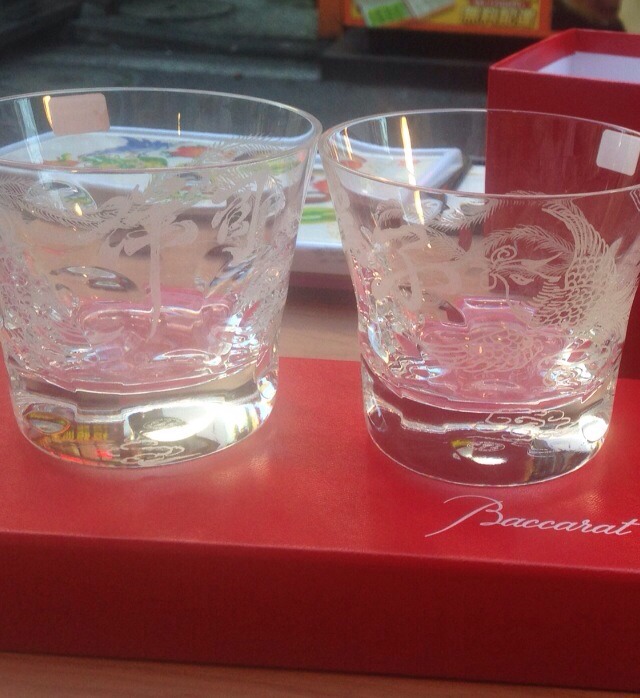 バカラ手彫り、お客様のバカラクラスに手彫りで彫ります。バカラ彫刻、手彫りのみ。