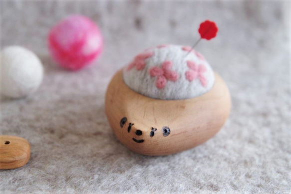 ハリネズミの羊毛ピンクッション【針山】Hana-Hana　ピンク 2枚目の画像