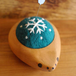 ハリネズミの羊毛ピンクッション【針山】snow crystal　Blue 4枚目の画像