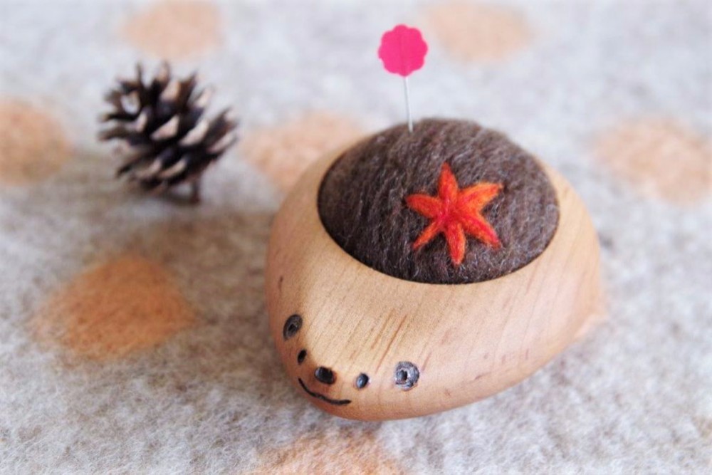 ハリネズミの羊毛ピンクッション【針山】もみじ