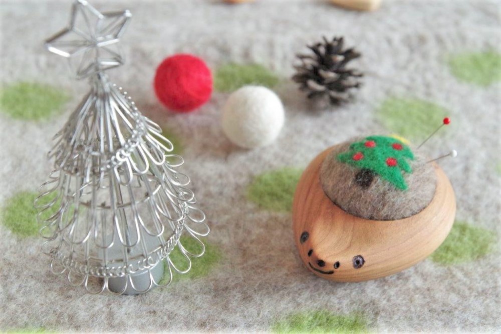 ハリネズミの羊毛ピンクッション【針山】クリスマスツリー