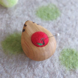 ハリネズミの羊毛ピンクッション【針山】赤ちゃん　りんご 4枚目の画像