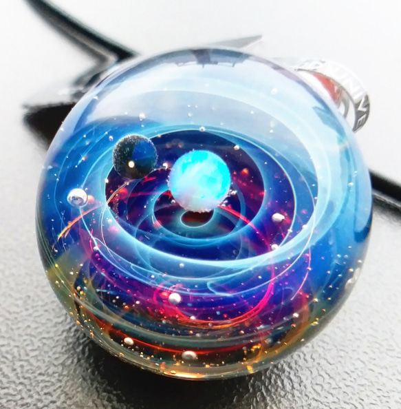 Galaxy Pendant 宇宙銀河玻璃吊咀 極光雙星系列 SD25 第1張的照片