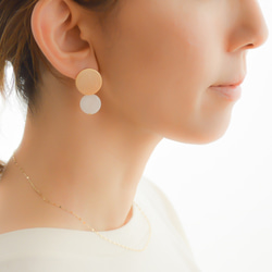 naotjewelry Matte gold circle shell pierce/earring 第6張的照片